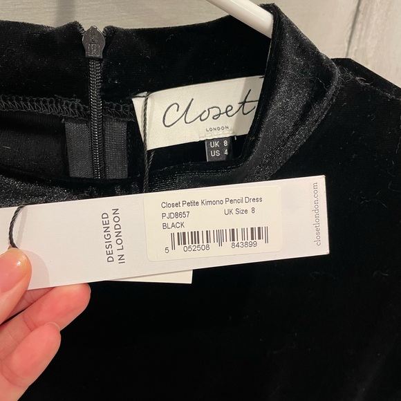 Elegant Black Velvet Dress - Picture 2 of 5